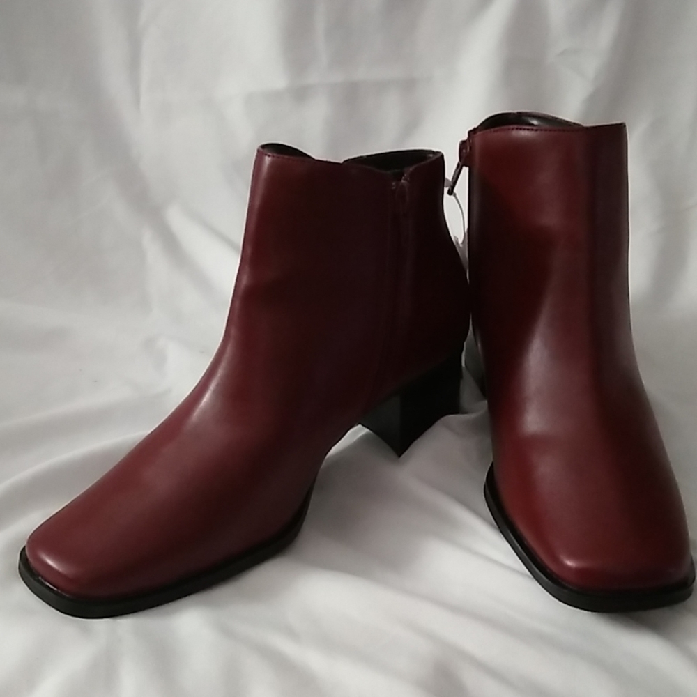 Basic Edition Ankle Boots - Picture 6 of 7